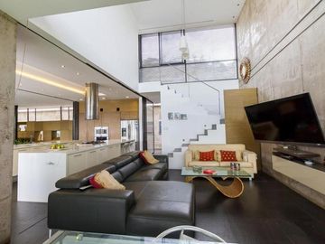 Venta Espectacular Casa 5 dormitorios en Urbanización Pillagua. Sector Santa Ines. Cumbayá. SC