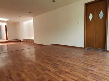CASA EN VENTA MUY CERCA DE LA UDLAP