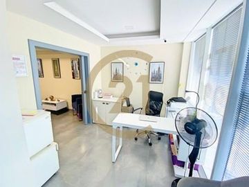Se vende oficina amoblada en El Santo, La Serena