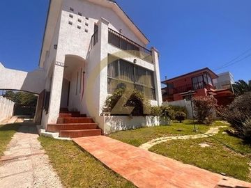 Se vende casa sector Rosario Peñuelas