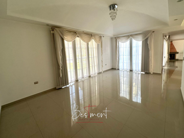 Hermosa casa en venta en Fuentes de San Miguel, Club de Golf las Fuentes