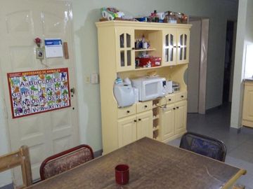 Casa en venta - 3 Dormitorios 1 Baño - Cochera - 110Mts2 - La Plata