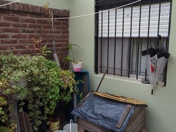 Casa en venta - 3 Dormitorios 1 Baño - Cochera - 110Mts2 - La Plata