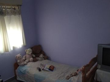Casa en venta - 3 Dormitorios 1 Baño - Cochera - 110Mts2 - La Plata