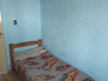 Casa en venta - 3 Dormitorios 1 Baño - Cochera - 110Mts2 - La Plata