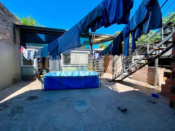 Casa 5 amb en Laferrere  - Con galpón