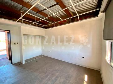 Casa 5 amb en Laferrere  - Con galpón