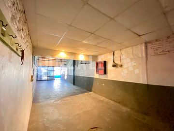 Casa 5 amb en Laferrere  - Con galpón