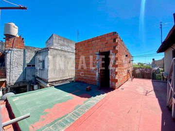 Casa 5 amb en Laferrere  - Con galpón
