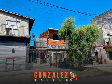 Casa 5 amb en Laferrere  - Con galpón