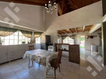 Venta casa  - Villa Mari Menuco, Neuquén Cap.