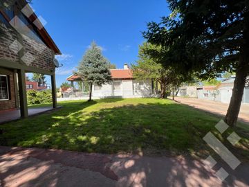 Venta casa  - Villa Mari Menuco, Neuquén Cap.