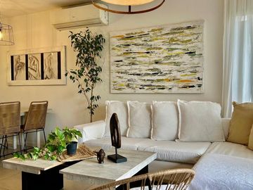 Triplex de 4 ambientes  en Lago del Sendero, con salida al lago