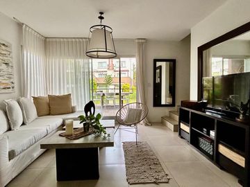 Triplex de 4 ambientes  en Lago del Sendero, con salida al lago