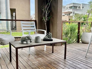 Triplex de 4 ambientes  en Lago del Sendero, con salida al lago