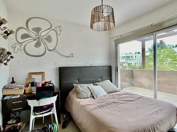 Triplex de 4 ambientes  en Lago del Sendero, con salida al lago