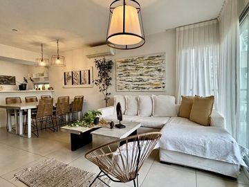 Triplex de 4 ambientes  en Lago del Sendero, con salida al lago
