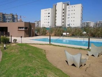 Triplex de 4 ambientes  en Lago del Sendero, con salida al lago