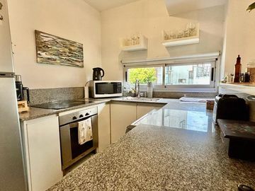 Triplex de 4 ambientes  en Lago del Sendero, con salida al lago