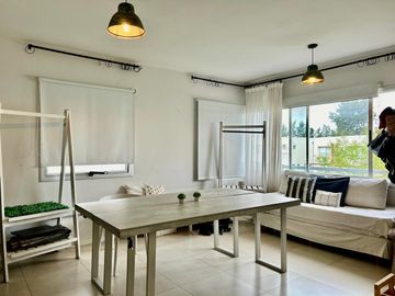 Triplex de 4 ambientes  en Lago del Sendero, con salida al lago