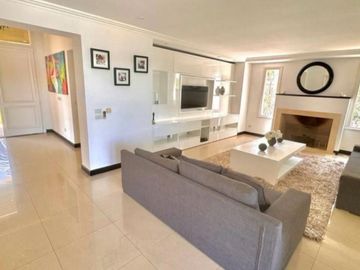 Casa en Los Castores al agua amplia y luminosa