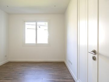 VENTA, CASA, COSTA ESMERALDA, BARRIO RESIDENCIAL I, LOTE AL 200, 5 AMBIENTES
