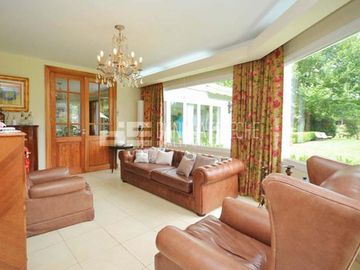 D. Esteche Realty & Home Ayres de Pilar. Casa Classica en excelente lote.