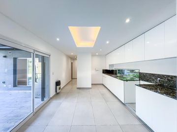 Casa 2 dormitorios, jardín y pileta, barrio cerrado Sol Del Parana