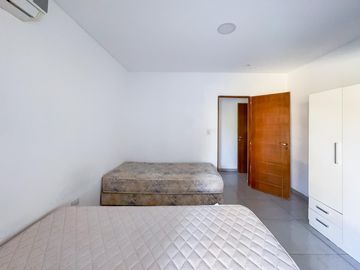 Casa 2 dormitorios, jardín y pileta, barrio cerrado Sol Del Parana