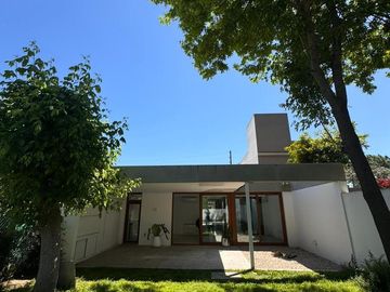 Casa en PH en Venta. City Bell