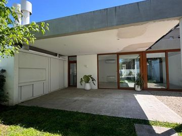 Casa en PH en Venta. City Bell