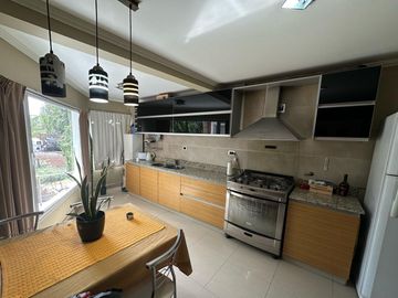 Hermosa casa en venta Barrio 14 de Octubre