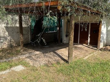 Venta Casa - 2 Dormitorios - B° El Refugio