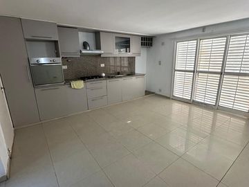 Venta Casa - 2 Dormitorios - B° El Refugio