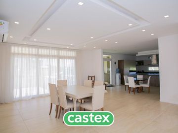 Casa en venta en barrio Terralagos, Canning