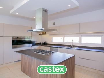 Casa en venta en barrio Terralagos, Canning