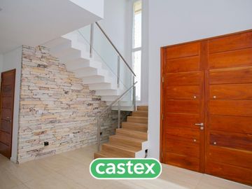 Casa en venta en barrio Terralagos, Canning