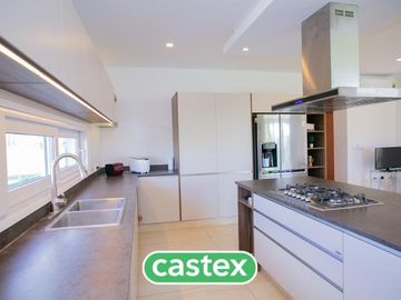 Casa en venta en barrio Terralagos, Canning