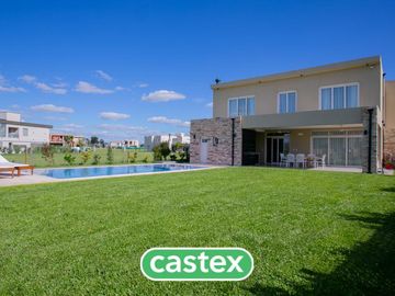 Casa en venta en barrio Terralagos, Canning