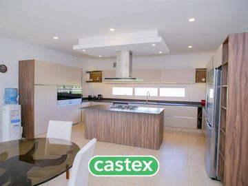 Casa en venta en barrio Terralagos, Canning