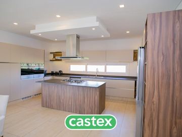 Casa en venta en barrio Terralagos, Canning
