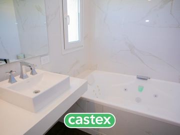 Casa en venta en barrio Terralagos, Canning