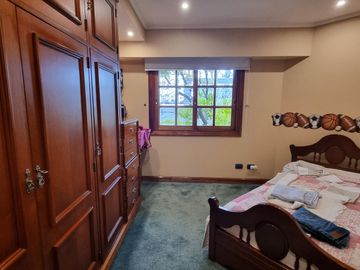 Importante chalet en Barrio Parque Calchaqui
