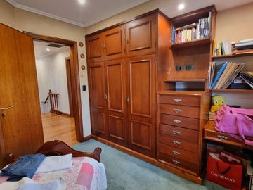 Importante chalet en Barrio Parque Calchaqui