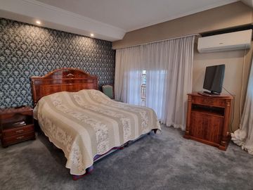 Importante chalet en Barrio Parque Calchaqui