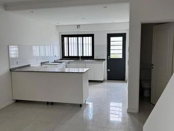 PH en venta - 2 Dormitorios 2 Baños - Cochera - 160Mts2 - Rafael Calzada