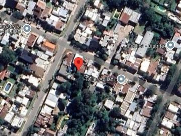 Casa en venta - 3 Dormitorios 2 Baños - Cochera - 242Mts2 - Luján