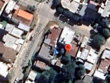 Casa en venta - 3 Dormitorios 2 Baños - Cochera - 242Mts2 - Luján