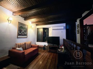 Chalet estilo inglés en venta en Banfield Oeste