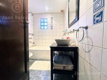 Chalet estilo inglés en venta en Banfield Oeste